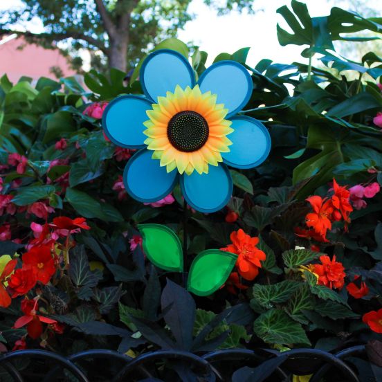 12" Sunflower Spinner