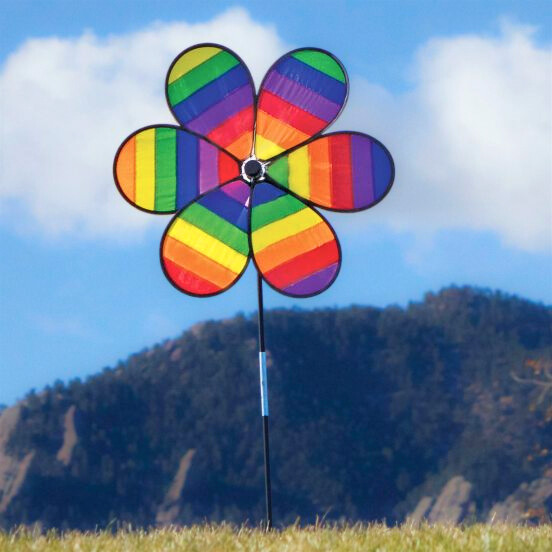 Lawn Spinners + Decoration